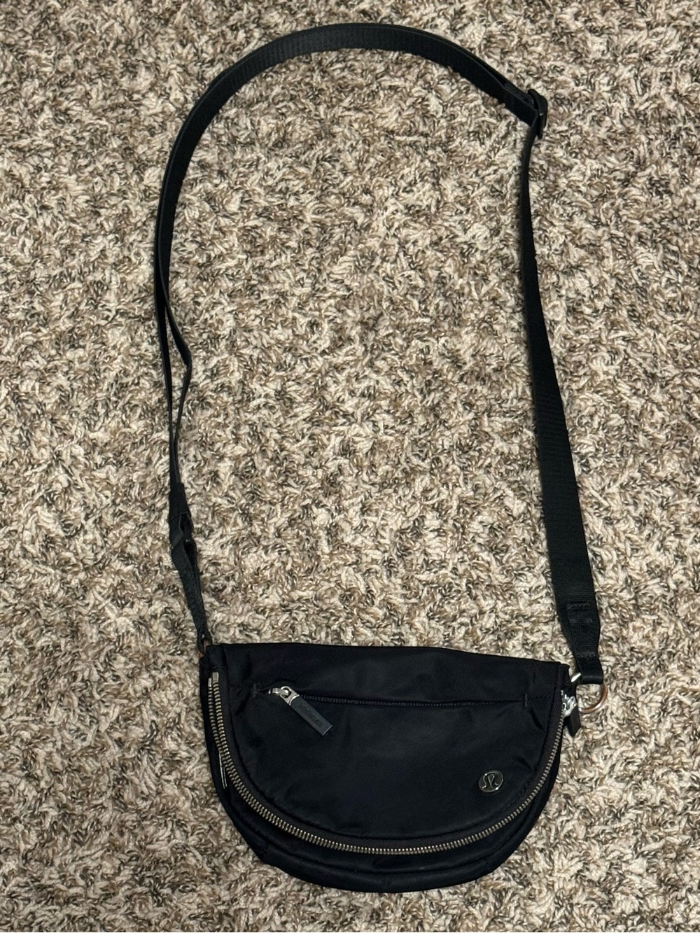 Lululemon All Night Festival Bag 2L purse black.